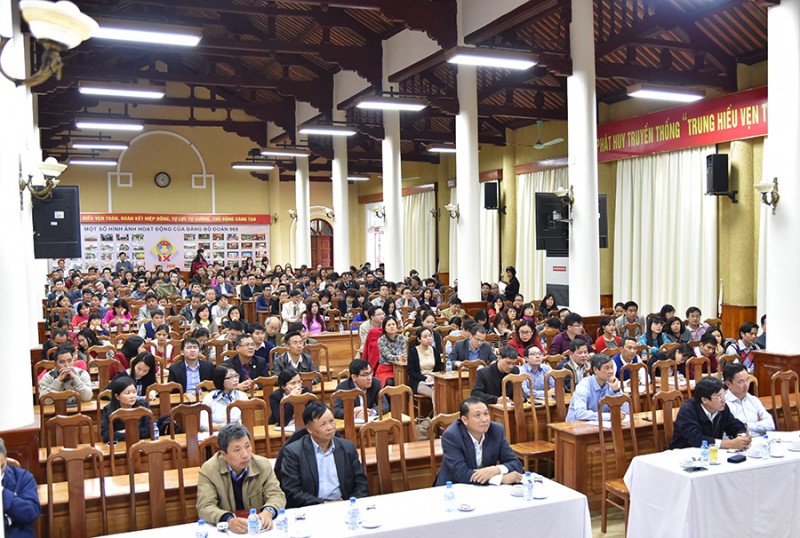 nhu ng die m mo i ve do i ngoa i trong van kie n da i ho i xii