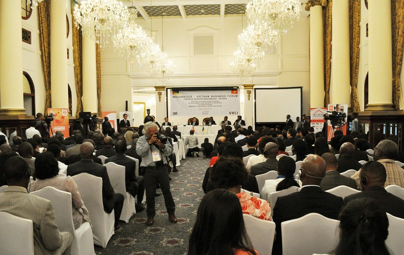 Lãnh đạo cấp cao hai nước dự Diễn đàn doanh nghiệp Việt Nam - Mozambique lanh dao cap cao hai nuoc du dien dan doanh nghiep viet nam mozambique