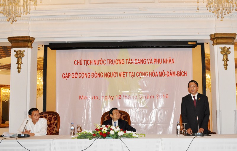 Chủ tịch nước thăm hỏi bà con người Việt tại Mozambique chu tich nuoc tham hoi ba con nguoi viet tai mozambique