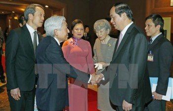 Nhà vua và Hoàng hậu Nhật Bản rời Hà Nội đi thăm thành phố Huế