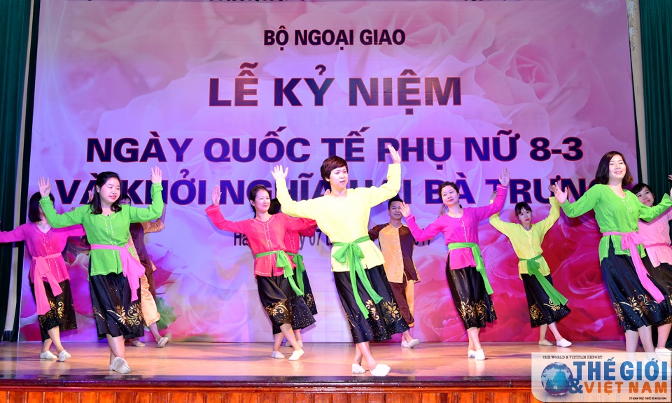 tung bung le ky niem ngay 83 nganh ngoai giao