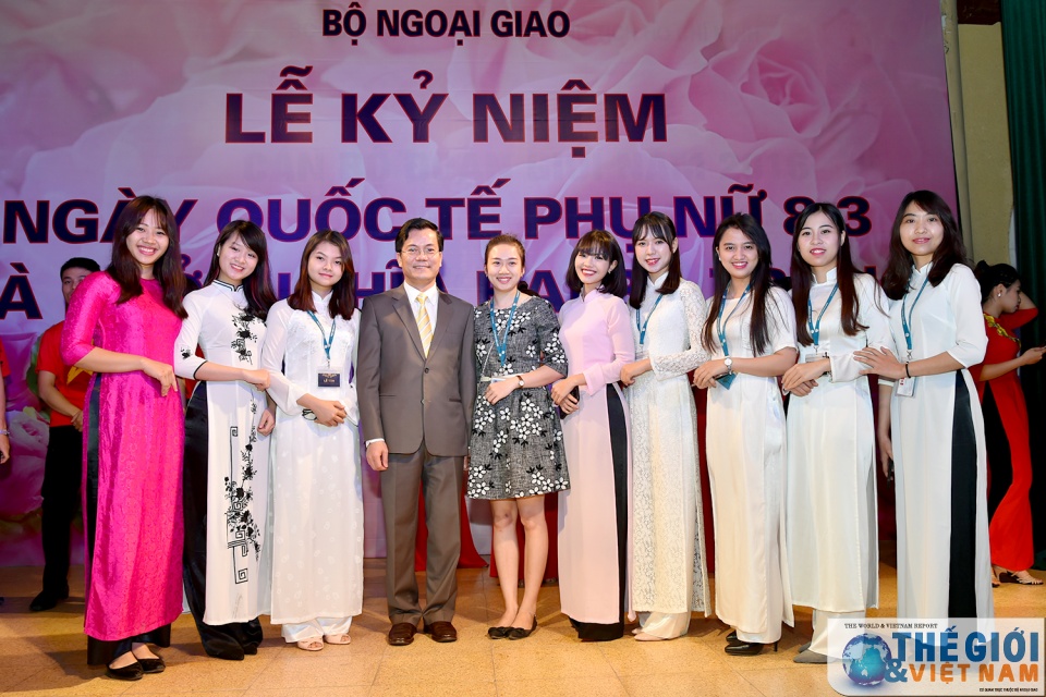 tung bung le ky niem ngay 83 nganh ngoai giao