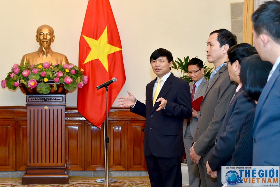 trao tang bang khen cua bo truong ngoai giao cho 16 ca nhan