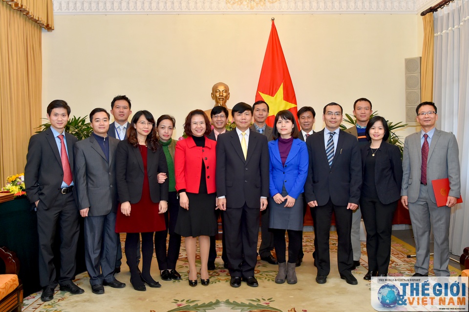 trao tang bang khen cua bo truong ngoai giao cho 16 ca nhan