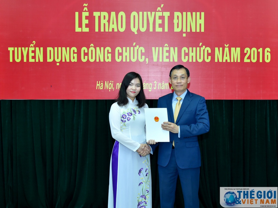 toan canh le trao quyet dinh tuyen dung cong chuc vien chac nam 2016