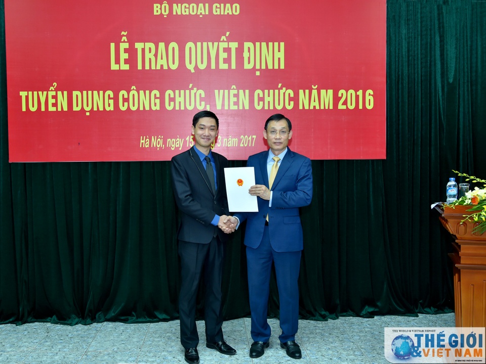 toan canh le trao quyet dinh tuyen dung cong chuc vien chac nam 2016