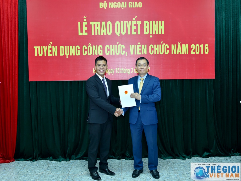 toan canh le trao quyet dinh tuyen dung cong chuc vien chac nam 2016
