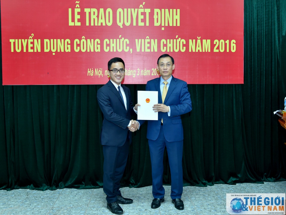 toan canh le trao quyet dinh tuyen dung cong chuc vien chac nam 2016
