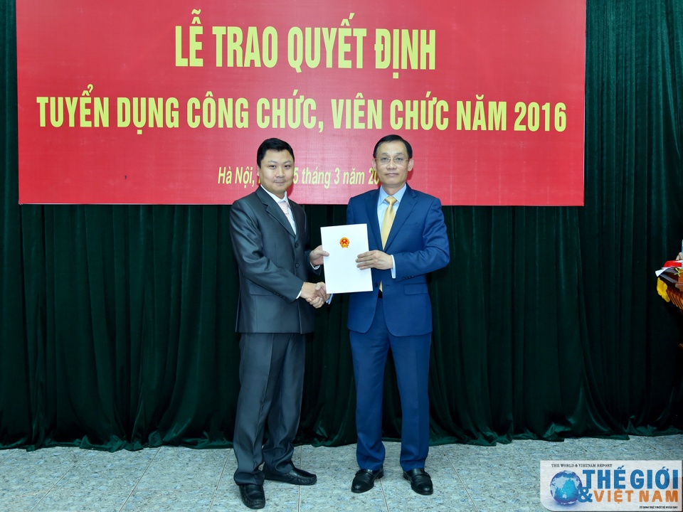 toan canh le trao quyet dinh tuyen dung cong chuc vien chac nam 2016