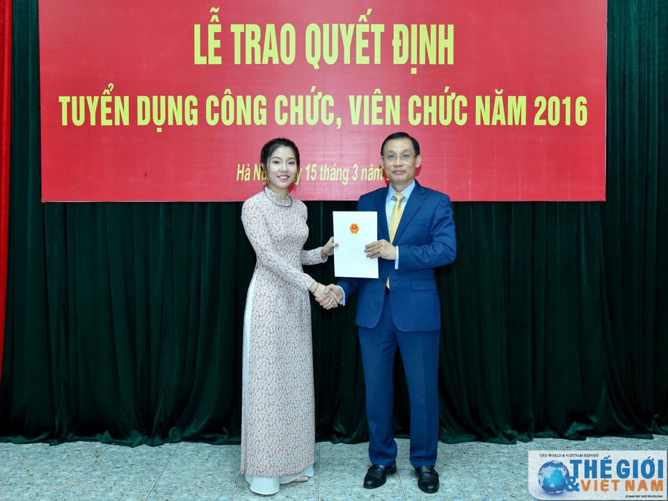 toan canh le trao quyet dinh tuyen dung cong chuc vien chac nam 2016
