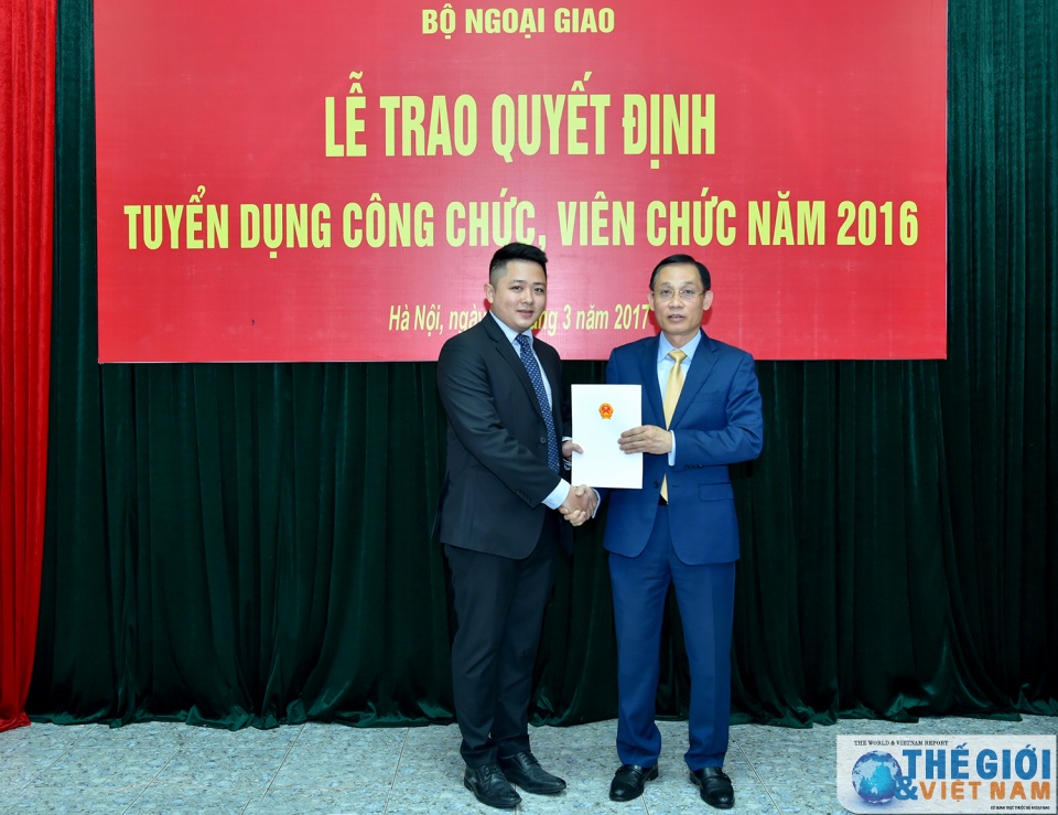 toan canh le trao quyet dinh tuyen dung cong chuc vien chac nam 2016