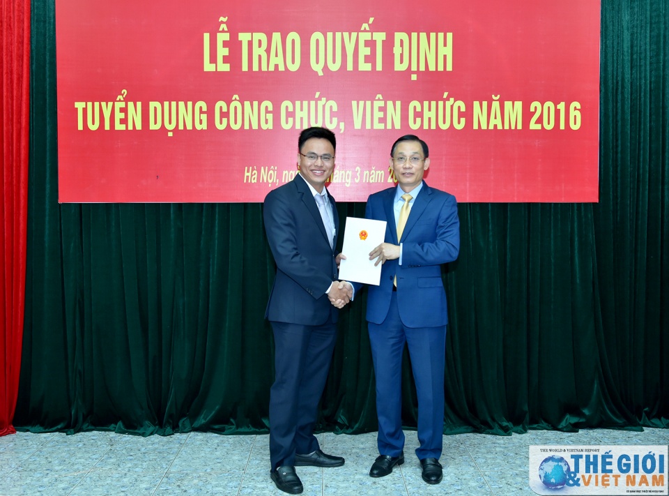 toan canh le trao quyet dinh tuyen dung cong chuc vien chac nam 2016