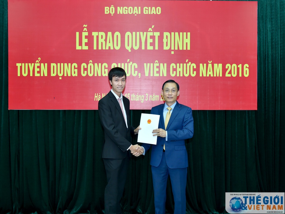 toan canh le trao quyet dinh tuyen dung cong chuc vien chac nam 2016