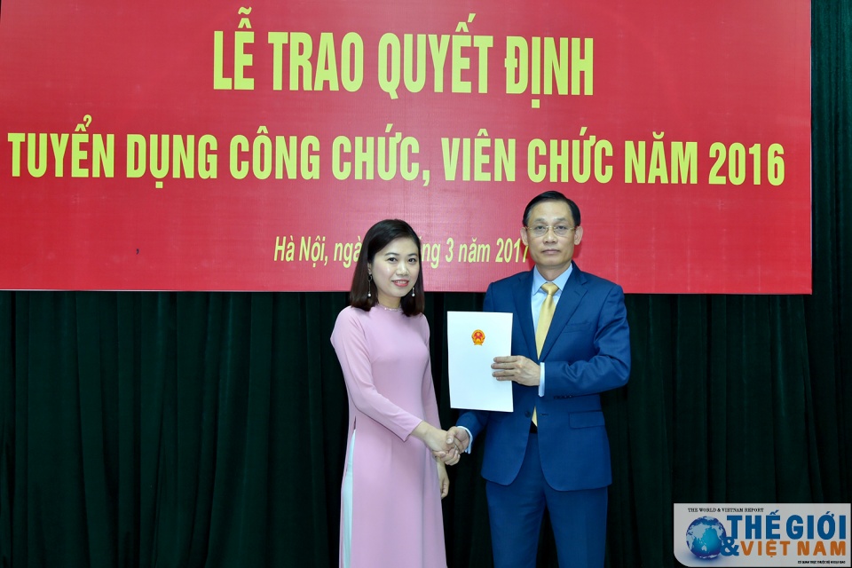 toan canh le trao quyet dinh tuyen dung cong chuc vien chac nam 2016