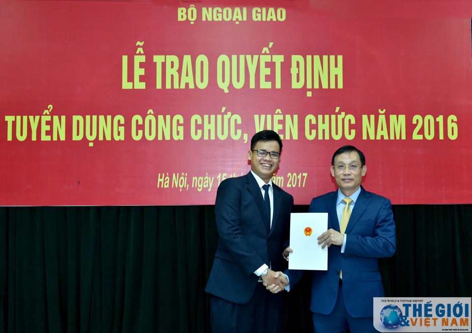 toan canh le trao quyet dinh tuyen dung cong chuc vien chac nam 2016