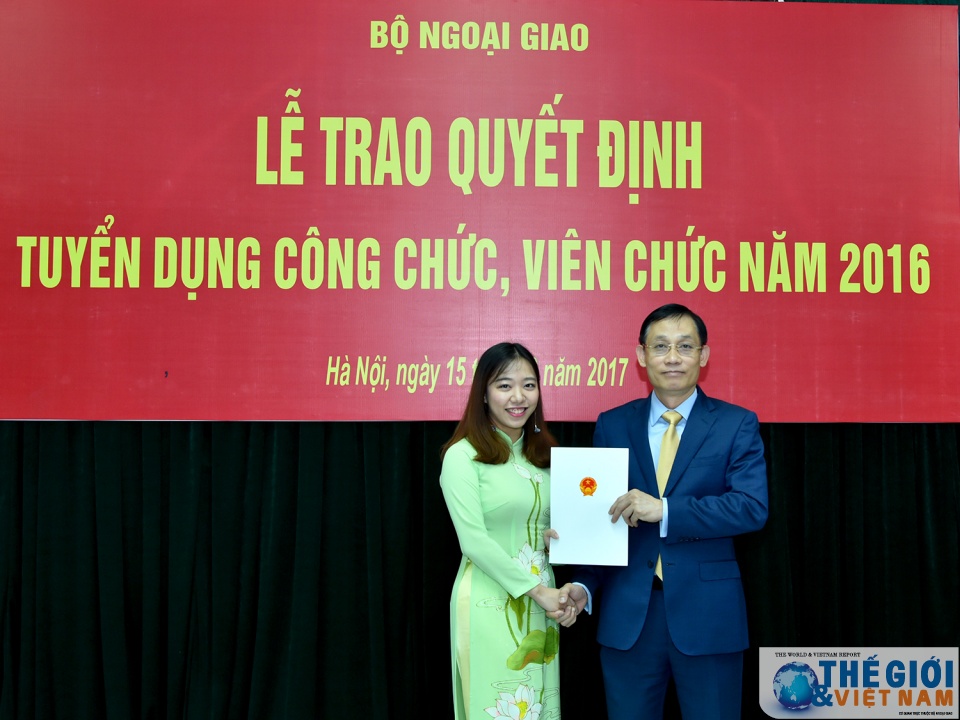 toan canh le trao quyet dinh tuyen dung cong chuc vien chac nam 2016
