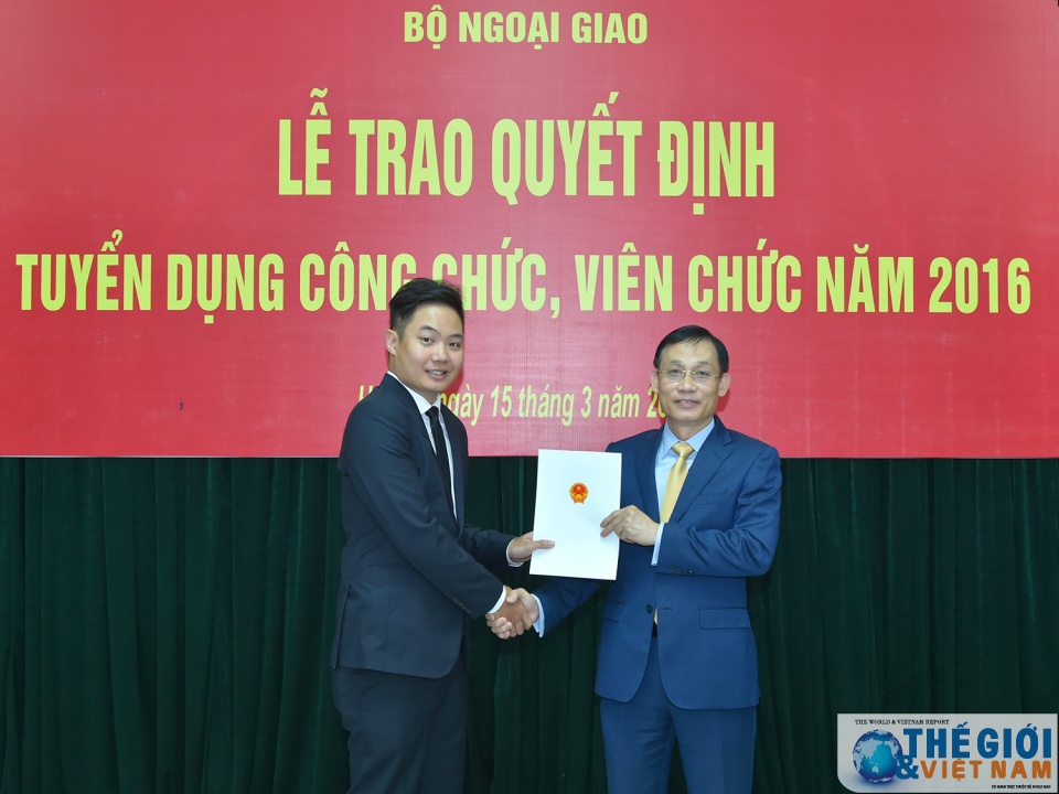 toan canh le trao quyet dinh tuyen dung cong chuc vien chac nam 2016