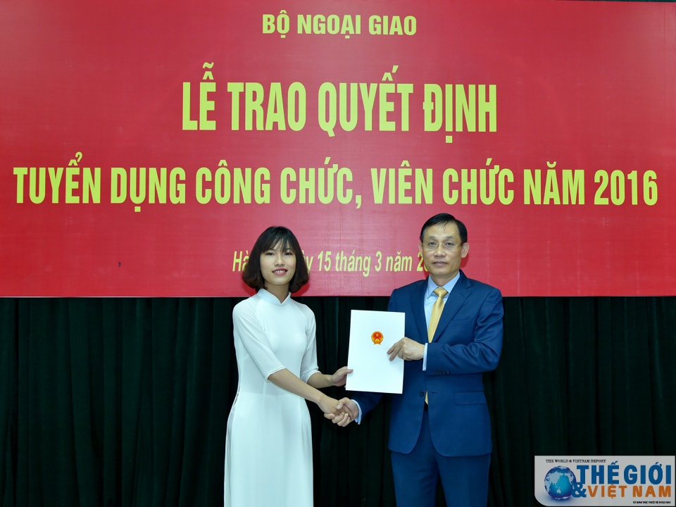 toan canh le trao quyet dinh tuyen dung cong chuc vien chac nam 2016