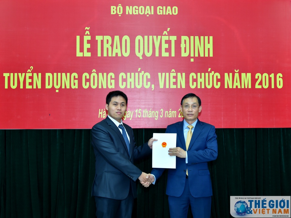 toan canh le trao quyet dinh tuyen dung cong chuc vien chac nam 2016