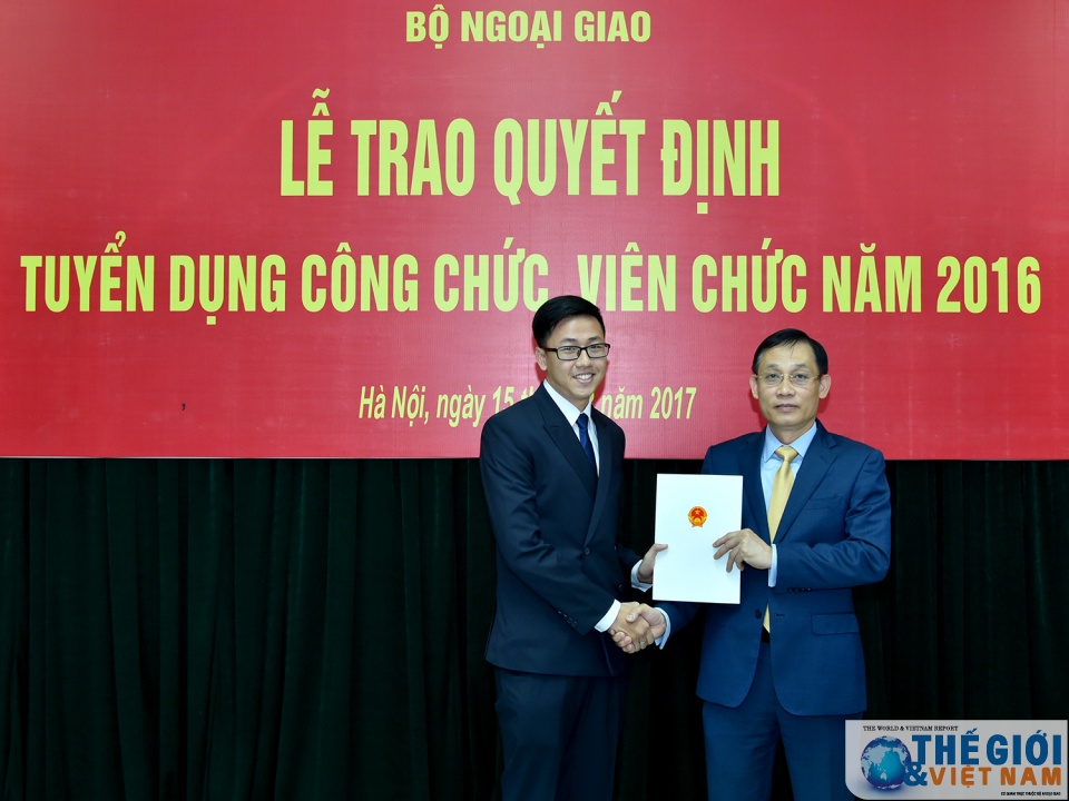 toan canh le trao quyet dinh tuyen dung cong chuc vien chac nam 2016