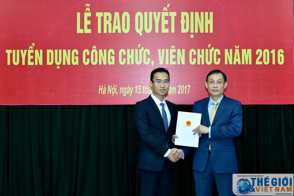 toan canh le trao quyet dinh tuyen dung cong chuc vien chac nam 2016