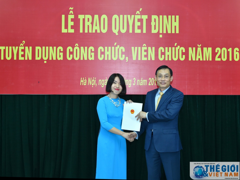 toan canh le trao quyet dinh tuyen dung cong chuc vien chac nam 2016