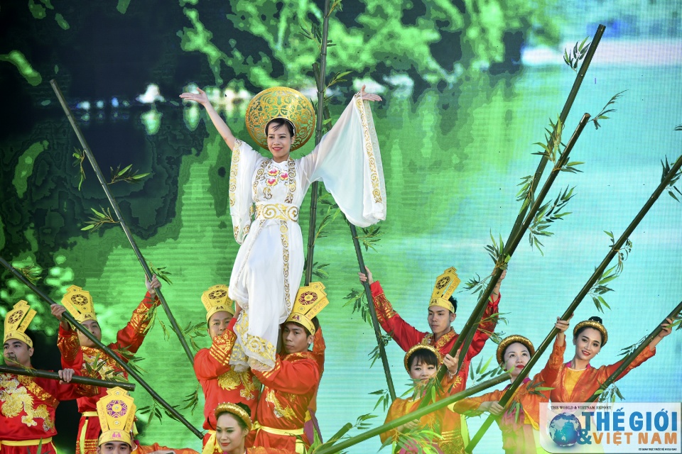 Phó Thủ tướng Vũ Đức Đam thăm gian trưng bày báo Thế giới & Việt Nam pho thu tuong vu duc dam tham gian trung bay bao the gioi viet nam