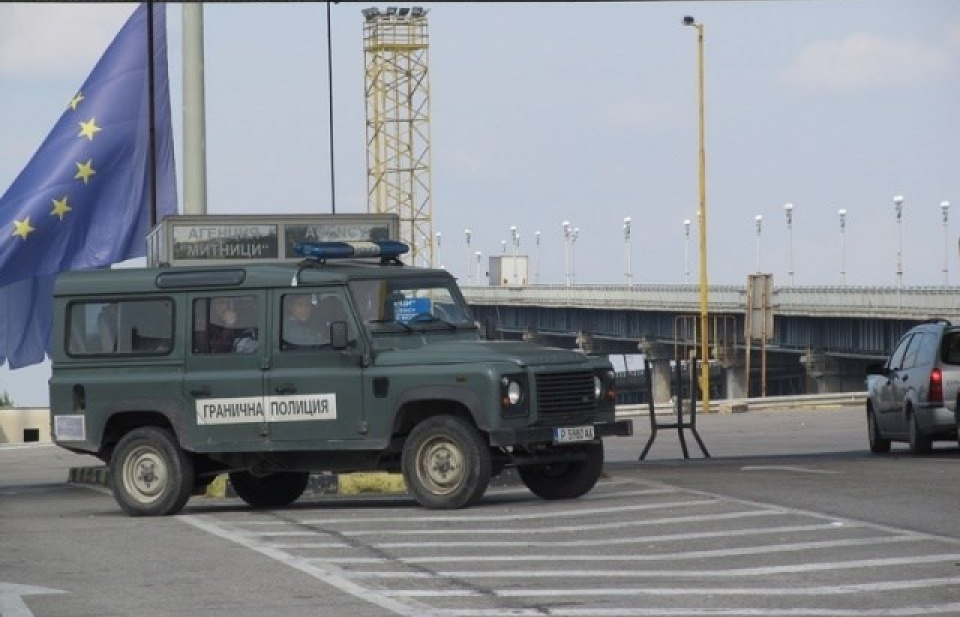 bieu tinh chong du lich bau cu o bien gioi bulgaria tho nhi ky