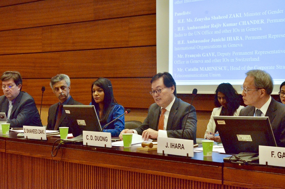 Công nghệ thông tin thúc đẩy các quyền kinh tế, văn hóa - xã hội tin nhap 20180301233022