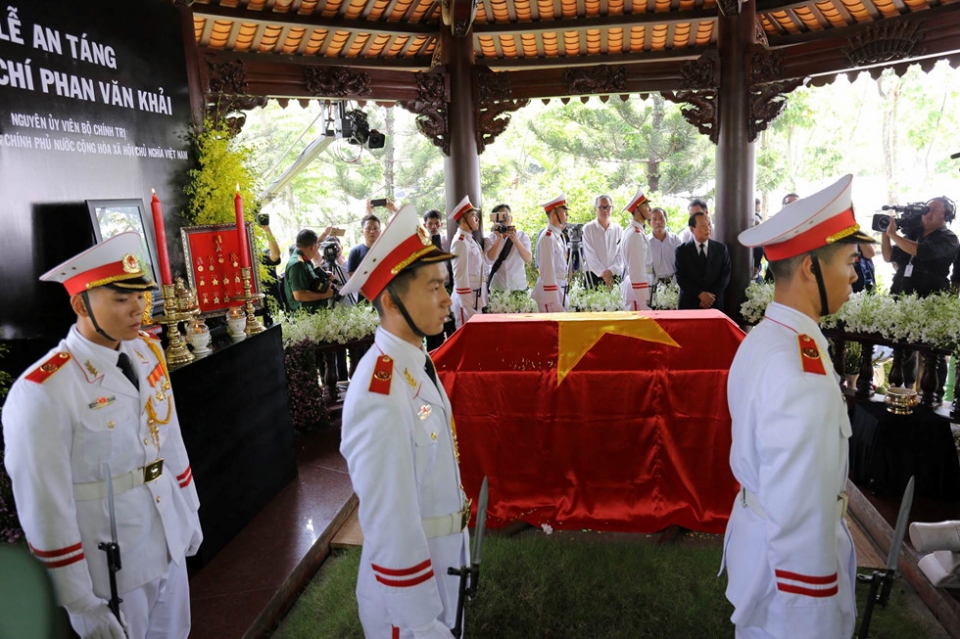 to chuc trong the le tang nguyen thu tuong phan van khai