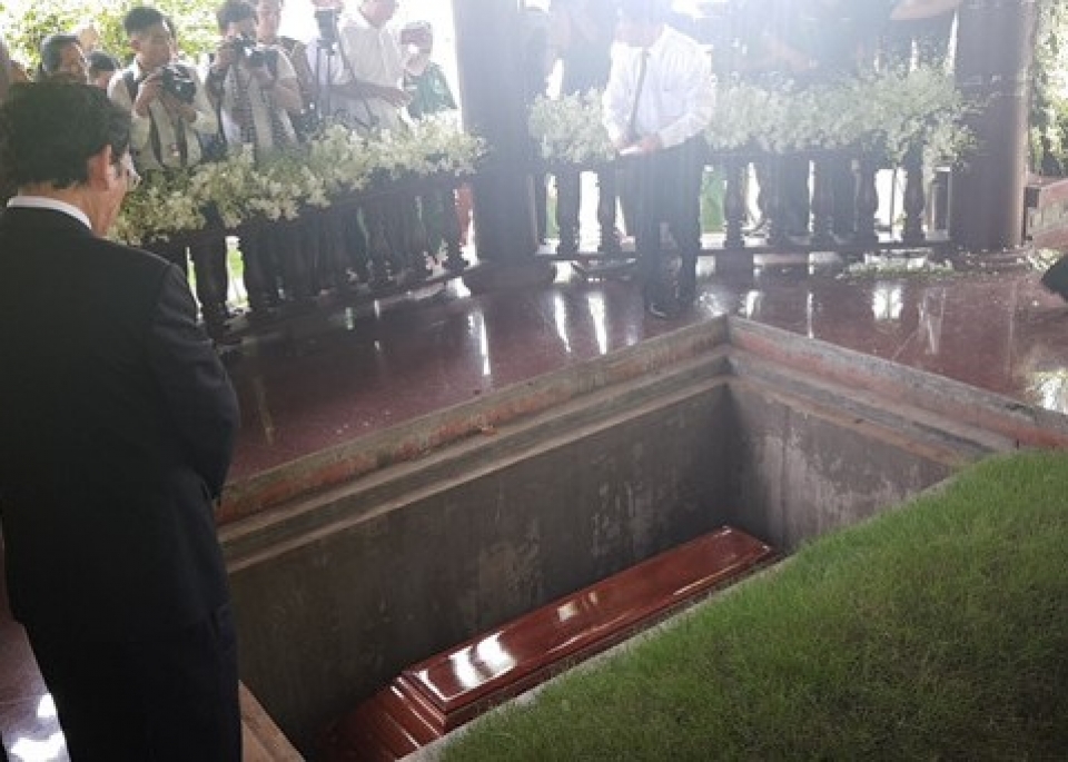 to chuc trong the le tang nguyen thu tuong phan van khai