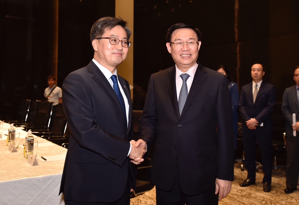 Thiết lập cơ chế trao đổi định kỳ cấp Phó Thủ tướng Việt Nam - Hàn Quốc tin nhap 20180323223426