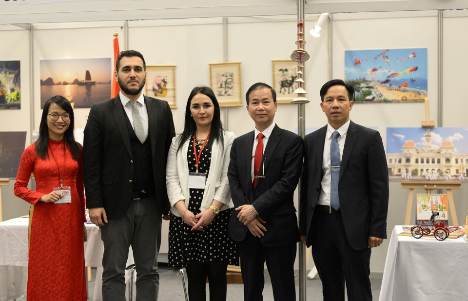 quang ba du lich viet nam tai ankara