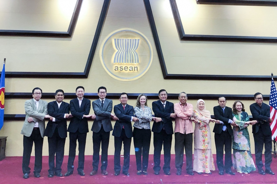 hoa ky tiep tuc day manh hop tac toan dien voi asean