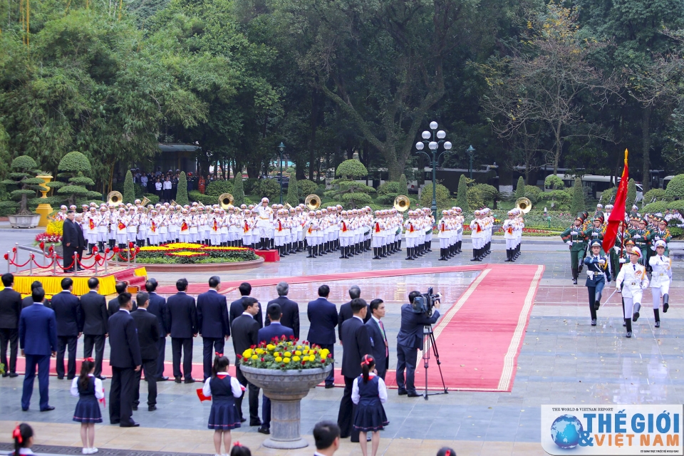 chu tich kim jong un roi ha noi len tau tro ve trieu tien
