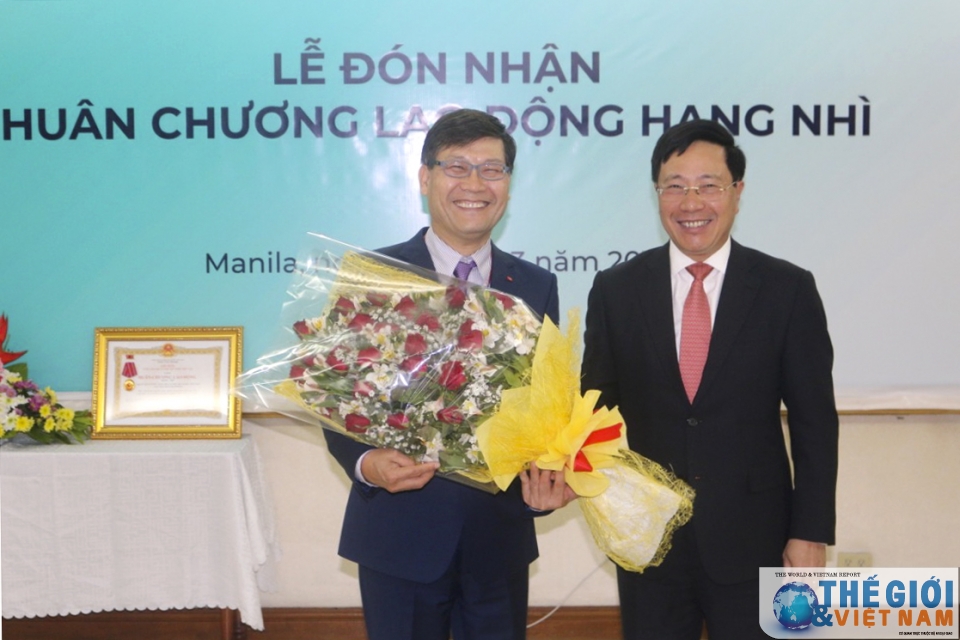 dai su quan viet nam tai philippines don nhan huan chuong lao dong hang nhi