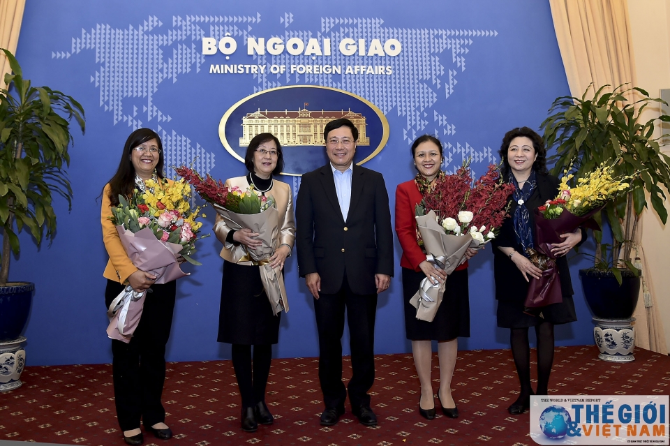Phó Thủ tướng Phạm Bình Minh gặp mặt Trưởng cơ quan đại diện hết nhiệm kỳ về nước năm 2018 pho thu tuong pham binh minh gap mat truong co quan dai dien het nhiem ky ve nuoc nam 2018
