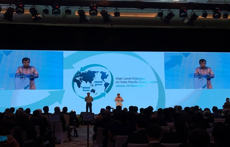 huong toi mot khu vuc hoa binh thinh vuong va bao trum