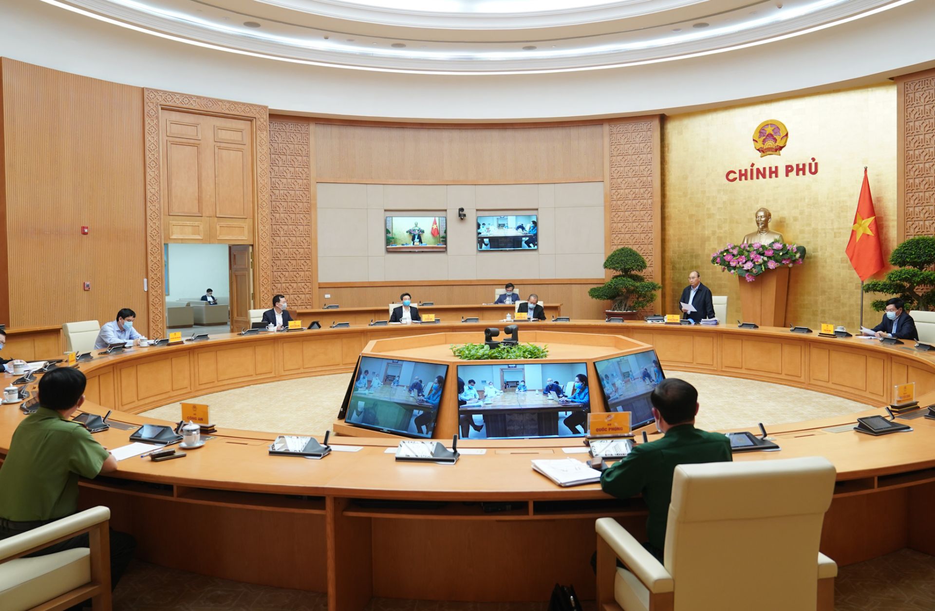 Thủ tướng Nguyễn Xuân Phúc đồng ý công bố dịch Covid-19 trên toàn quốc thu tuong dong y cong bo dich covid 19 tren toan quoc