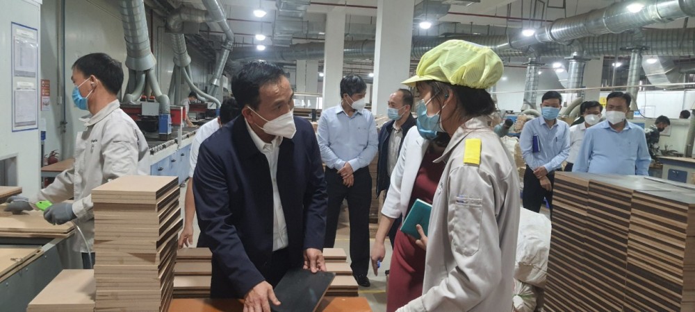 Kiểm tra công tác phòng chống dịch Covid-19 tại Công ty TNHH Eastech (Cụm CN Cộng Hòa, TP Chí Linh, Hải Dương). (Nguồn: Bộ Y tế)