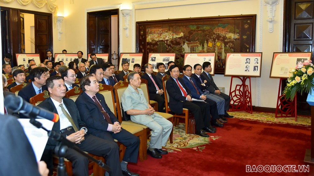 Xây dựng đội ngũ cán bộ công tác đảng ngoài nước ngày càng vững mạnh Gặp mặt truyền thống ‘60 năm - Một chặng đường vẻ vang công tác đảng ngoài nước’