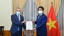 Việt Nam tiếp nhận bản sao Thư ủy nhiệm bổ nhiệm Đại sứ Belarus Uladzimir Baravikou
