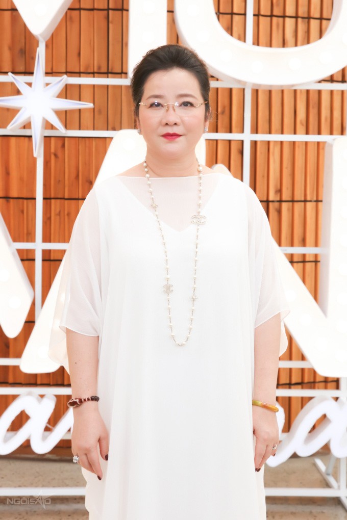 Bà Võ Thị Xuân Trang tiếp tục đảm nhận vị trí Trưởng ban giám khảo mùa thứ tư liên tiếp.