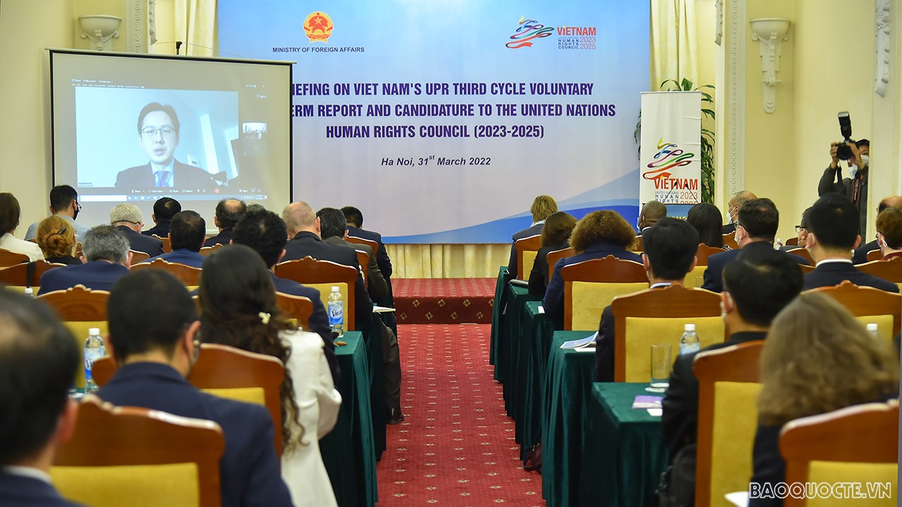 Ngày 31/3/2022, Trợ lý Bộ trưởng Ngoại giao Đỗ Hùng Việt dự buổi công bố Báo cáo giữa kỳ UPR chu kỳ 3 và thông tin về ứng cử của Việt Nam vào Hội đồng Nhân quyền nhiệm kỳ 2023-2025. (Ảnh: Tuấn Anh)