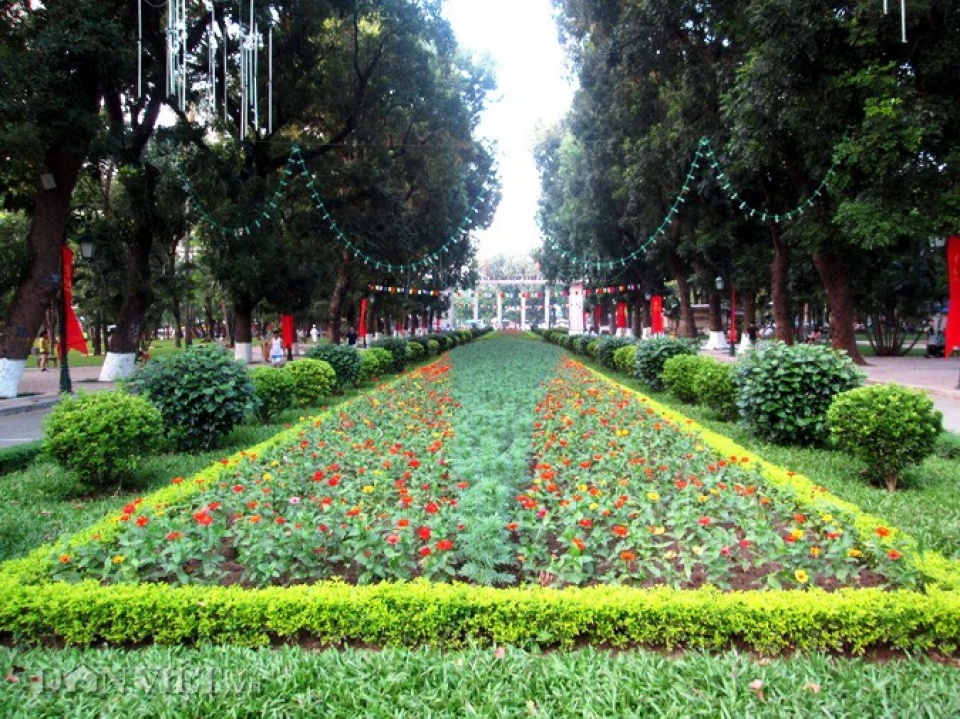 ha noi can quy hoach them cong vien bai de xe