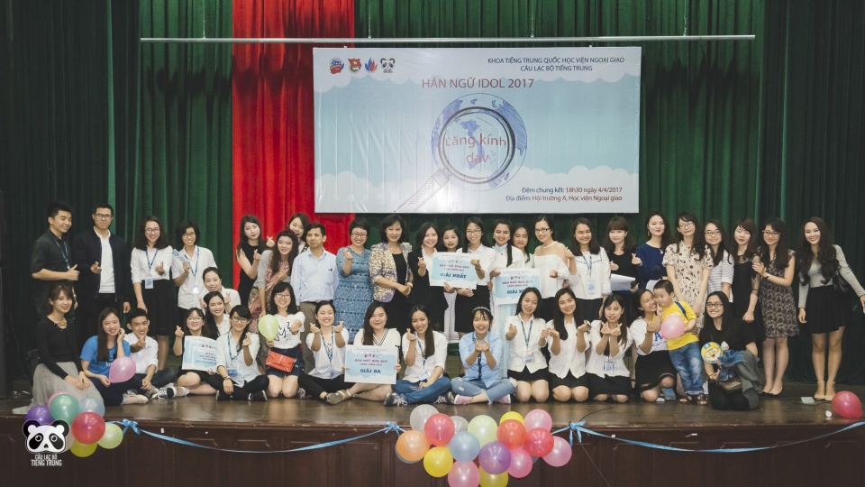 sinh vien hoc vien ngoai giao voi han ngu idol 2017