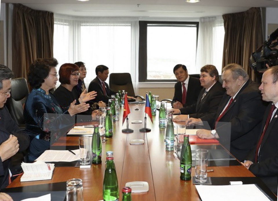 chu tich quoc hoi nguyen thi kim ngan gap chu tich hoi czech viet