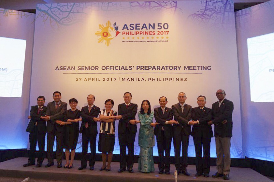 viet nam tham du cuoc hop cac quan chuc cap cao asean tai philippines