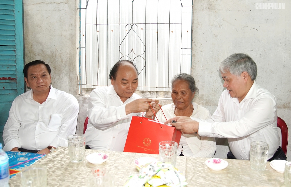 Thủ tướng thăm hỏi, chúc tết Học viện Phật giáo Nam tông Khmer thu tuong tham hoi chuc tet hoc vien phat giao nam tong khmer