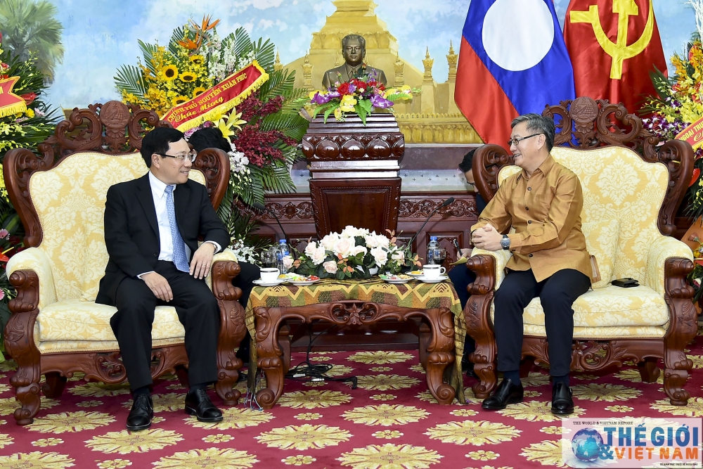 pho thu tuong pham binh minh chuc mung tet lao